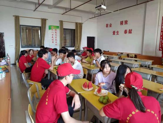 江西，热烈欢迎各位来宾与朋友们